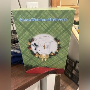 Smart Wooden Birdhouse- NEW